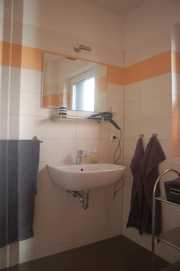 Behagliches Ferienhaus Zaunkoenig -Mit Kamin Und Sauna Tanne Luaran gambar