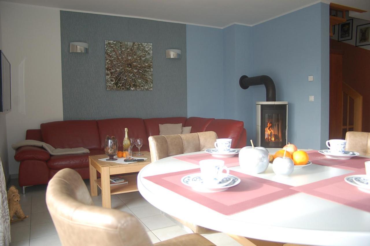 Behagliches Ferienhaus Zaunkoenig -Mit Kamin Und Sauna Tanne Luaran gambar