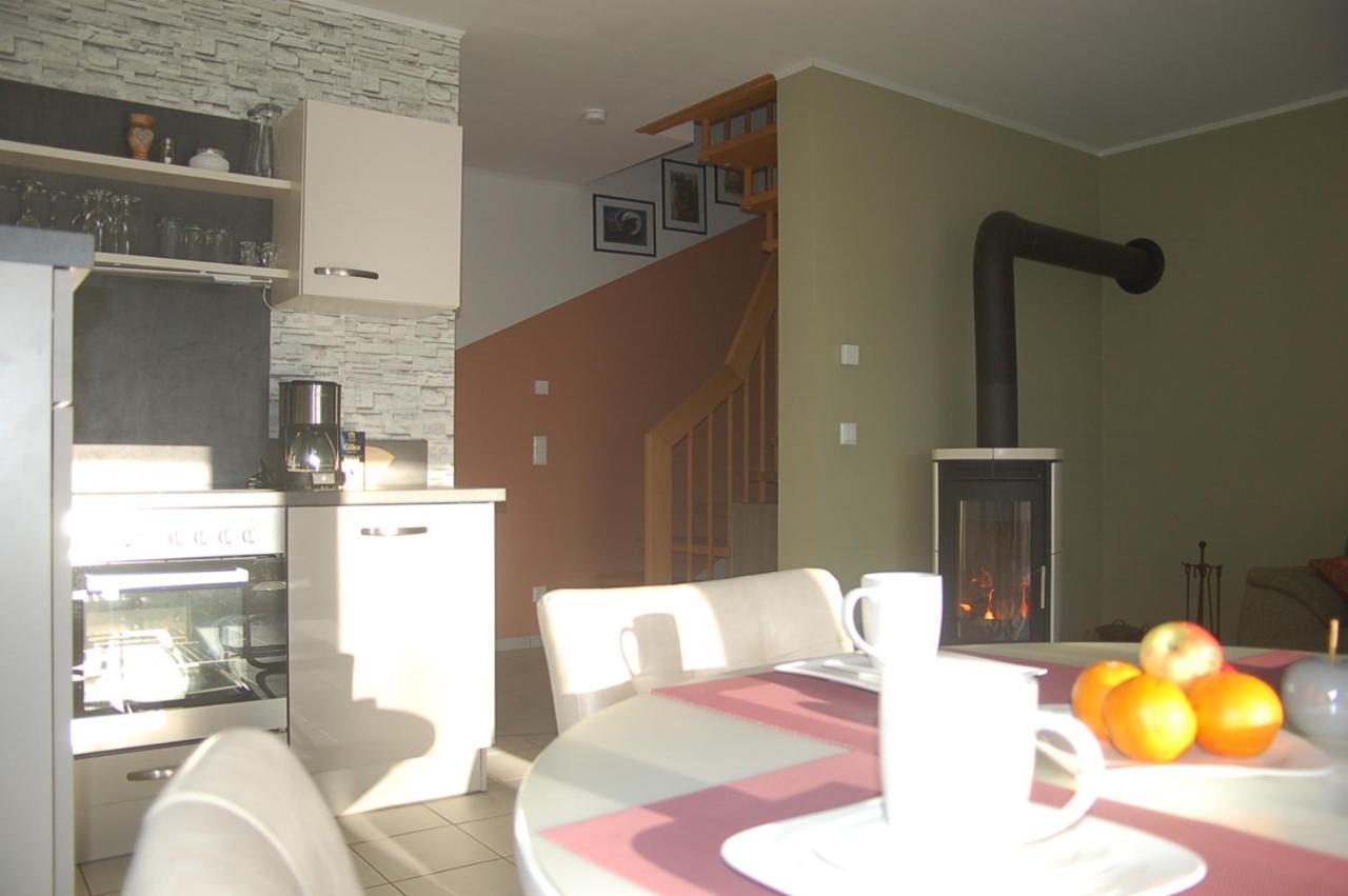 Behagliches Ferienhaus Zaunkoenig -Mit Kamin Und Sauna Tanne Luaran gambar