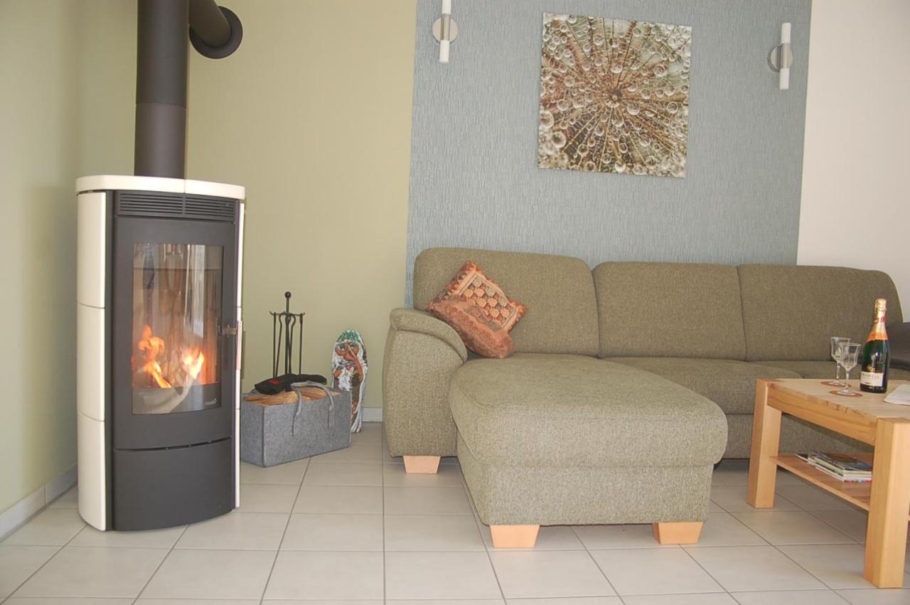 Behagliches Ferienhaus Zaunkoenig -Mit Kamin Und Sauna Tanne Luaran gambar