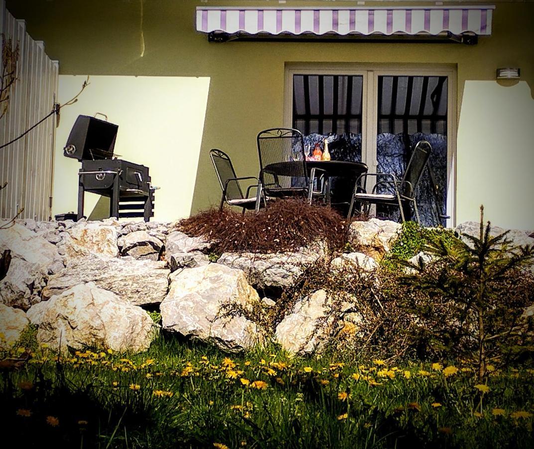 Behagliches Ferienhaus Zaunkoenig -Mit Kamin Und Sauna Tanne Luaran gambar